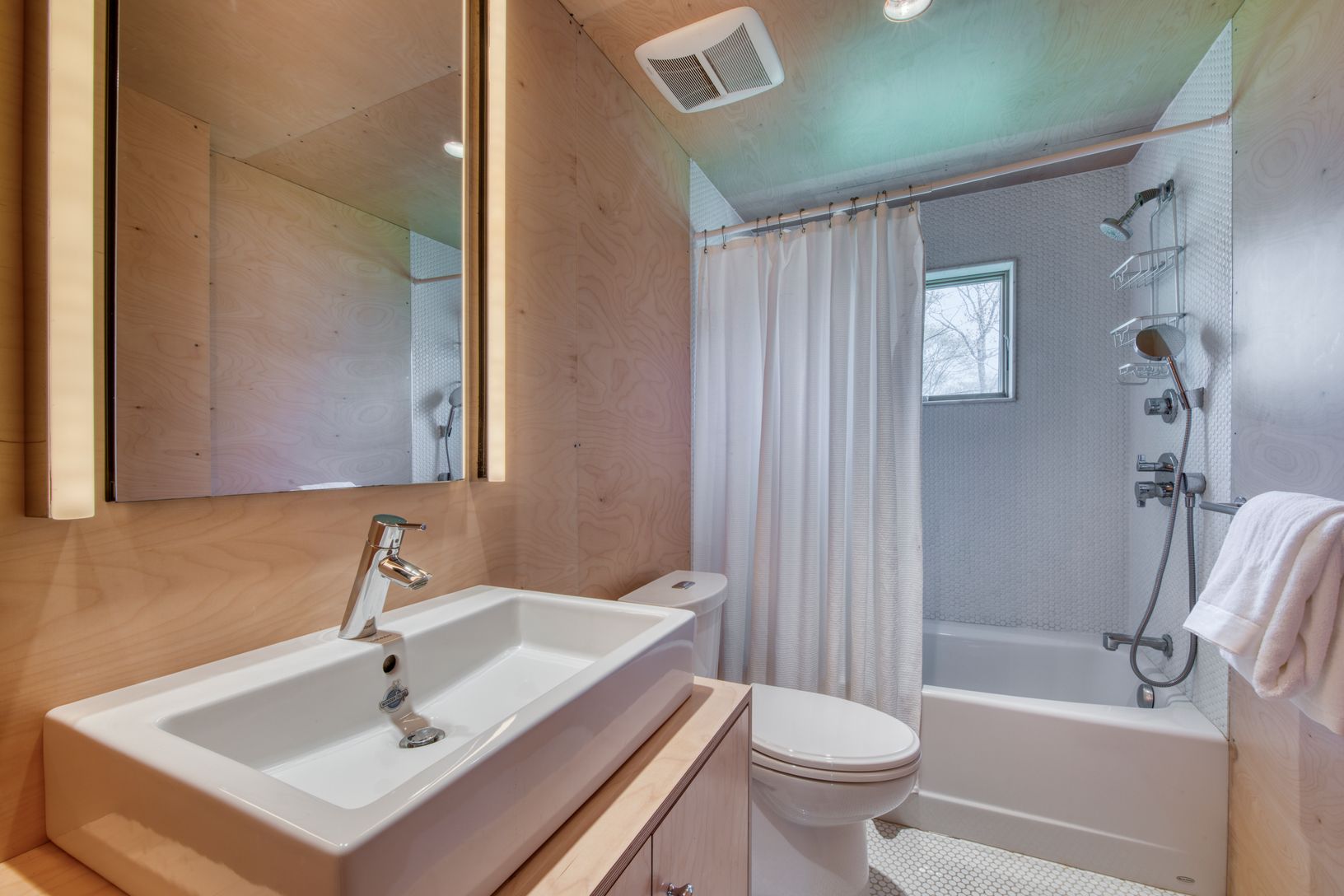  Guest bath