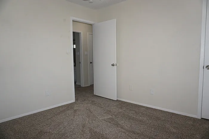 2609 Hamilton Dr — Photo 23