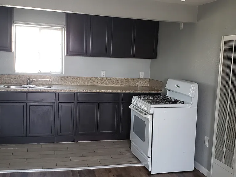 1620 Orange Dr #B — Photo 4
