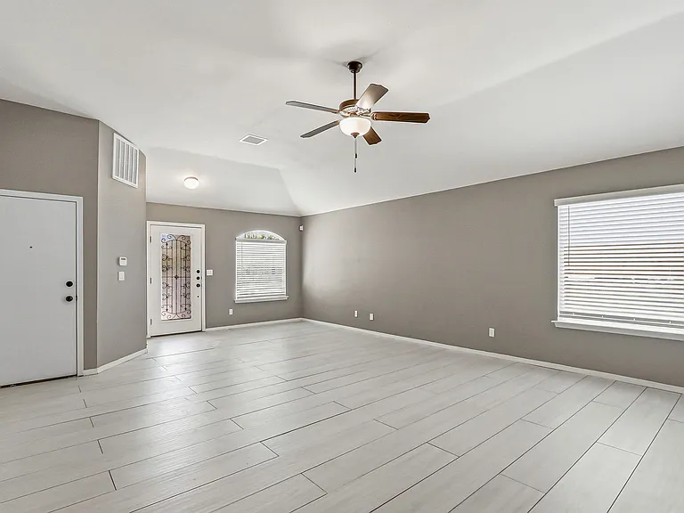 14609 Carlo Alvarado Dr — Photo 7
