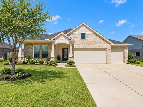 418 Wellshire Dr, West Columbia, TX 77486
