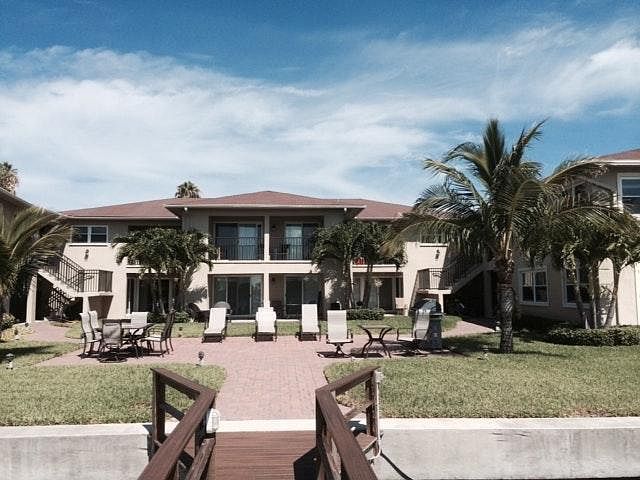 Waterfront courtyard