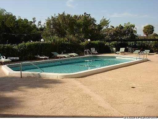 2nd image of 16950 W Dixie Hwy #126-A126