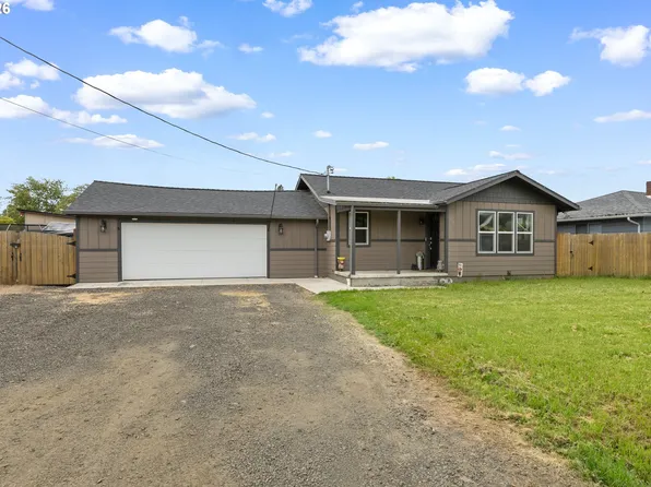 2029 Castle Ave, Roseburg, OR 97471