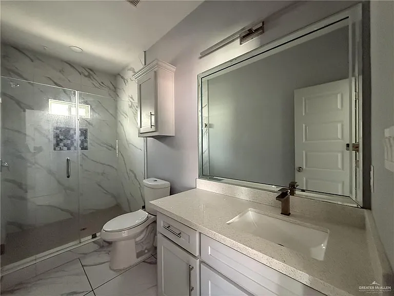9222 N 56th Ln #1 — Photo 3
