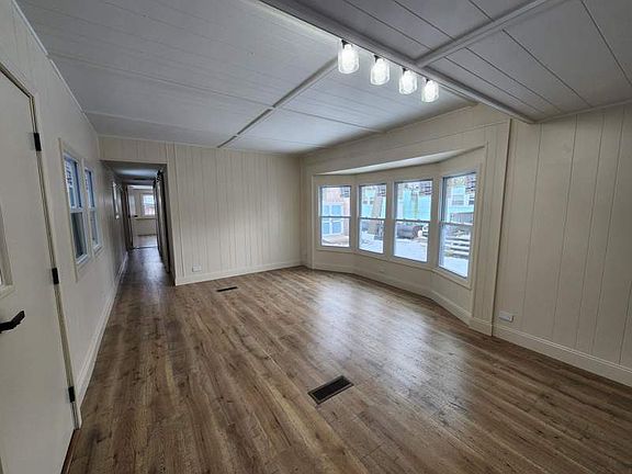 5th image of 316 Friar Tuck Dr