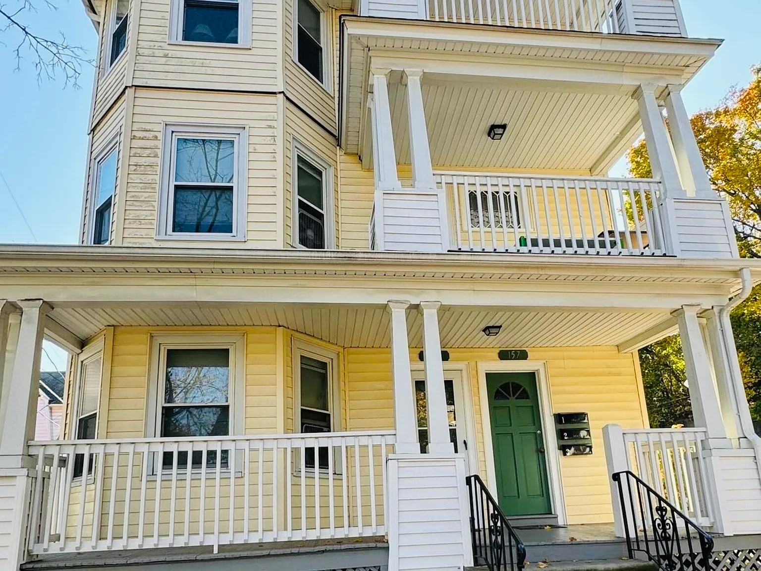 3 bed, 1.0 bath, 1076 sqft, $1,700 — Photo 2