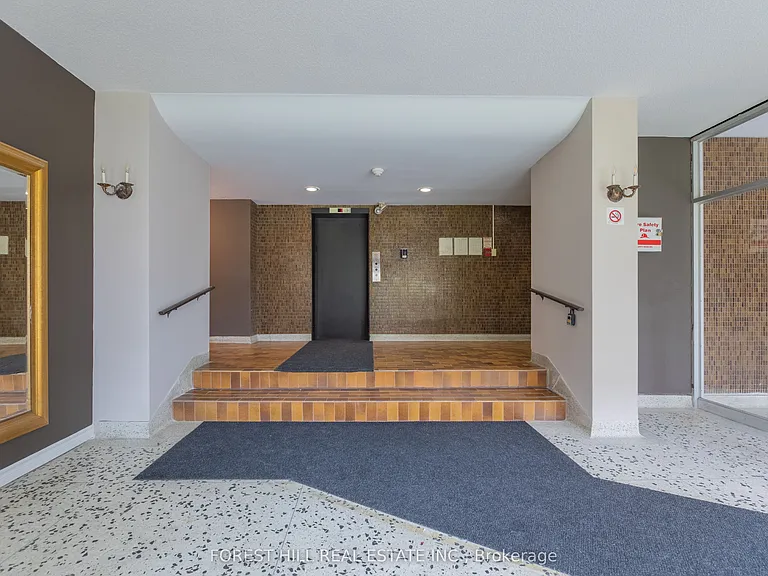 32 Clayland Dr #301 — Photo 3