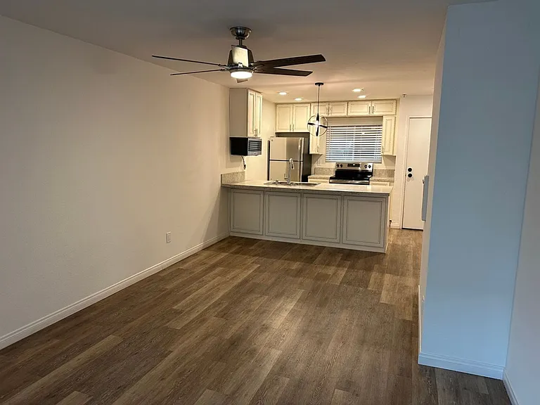 Hillcrest Summit Apartments — Photo 10