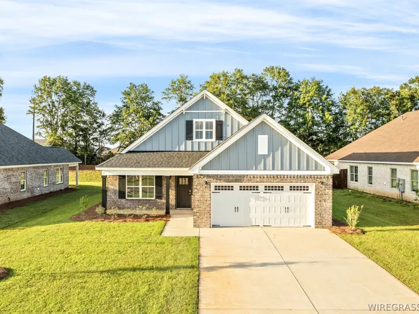 106 Patricia Ct, Enterprise, AL 36330