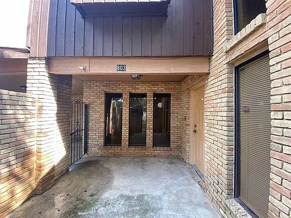 2nd image of 803 E Del Mar Blvd