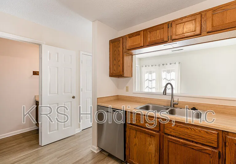 2519 Hitchcock Dr — Photo 6