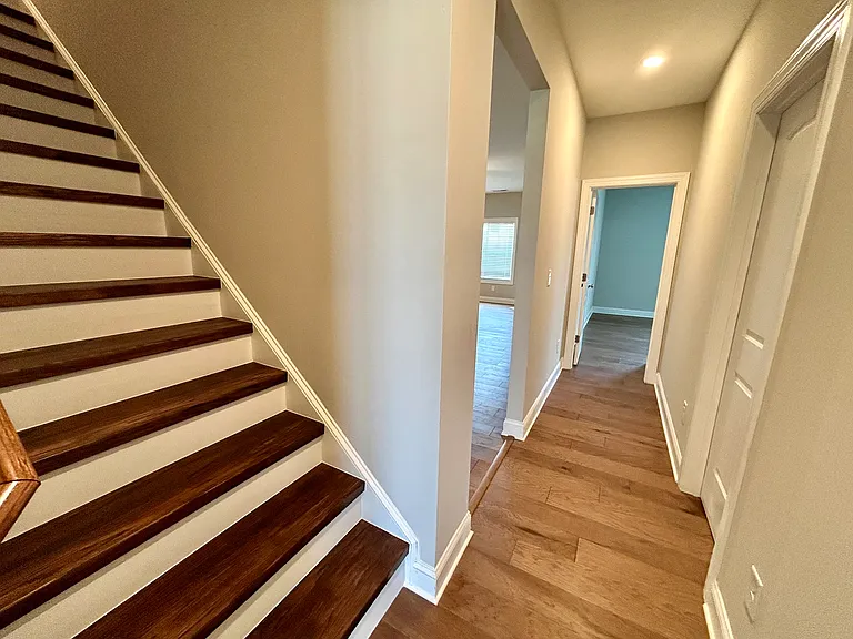 60 Kingsly Dr — Photo 34