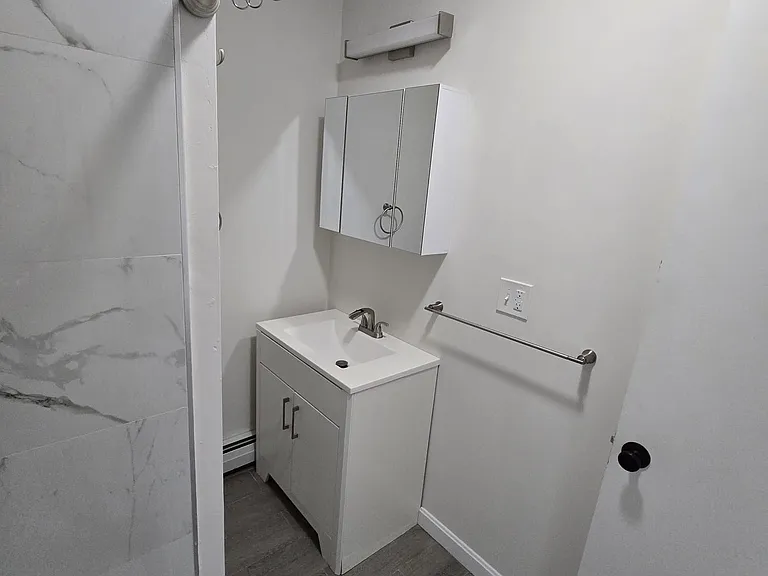 35 Hichborn St #1 — Photo 11