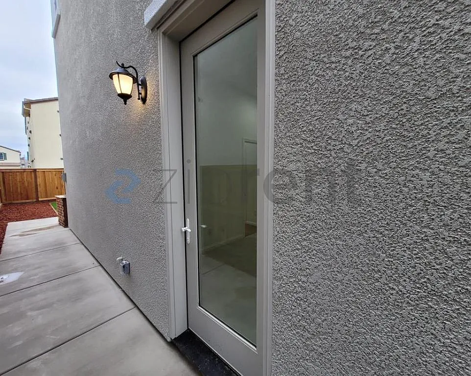 1 bed, 600 sqft, $1,399 — Photo 1