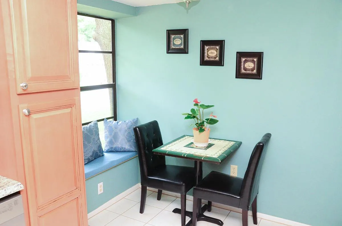 6299 Darien Way — Photo 4