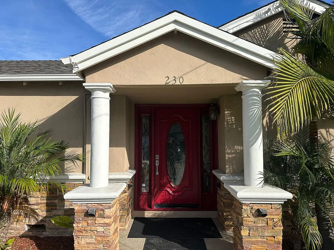 3 bed, 2.0 bath, 1719 sqft, $6,600 — Photo 2