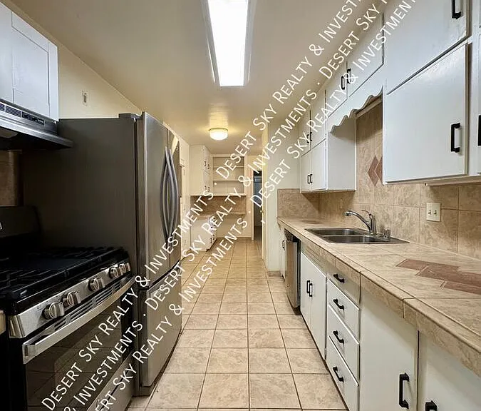 2035 Rosedale Dr — Photo 10