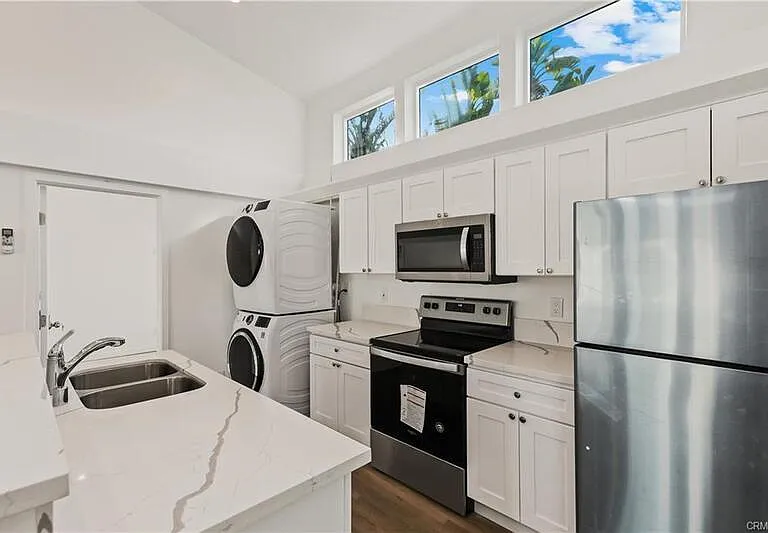 552 N Cambridge St — Photo 12