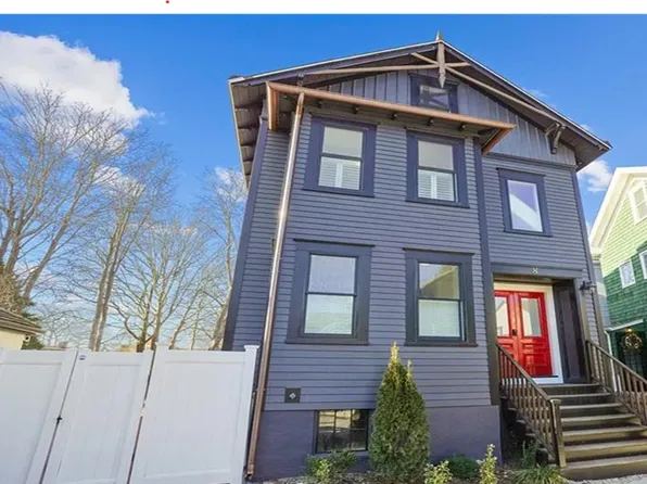 8 Cross St #2, Newport, RI 02840
