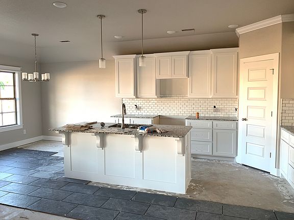 5th image of 2303 N Hope Ln