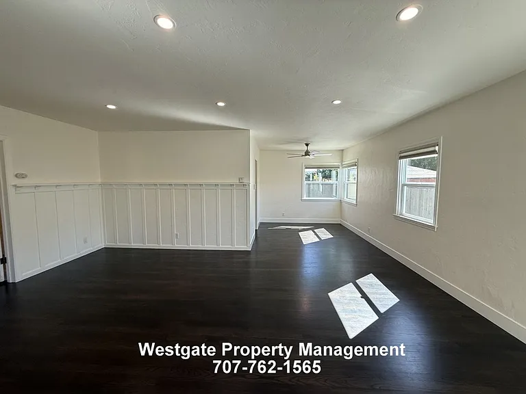 220 Payran St — Photo 27