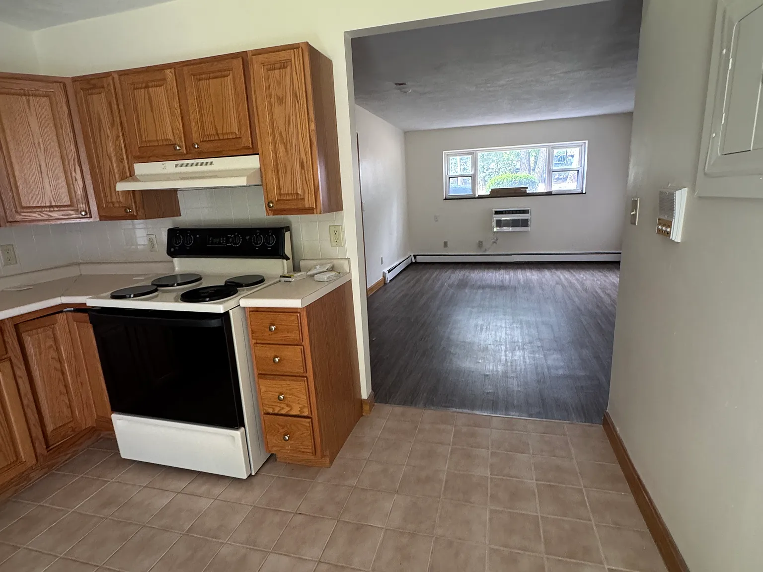 Studio, $1,813 — Photo 3