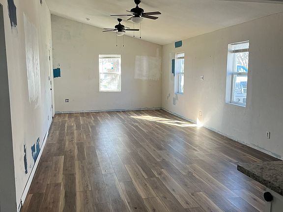 4th image of 108 N Ash St