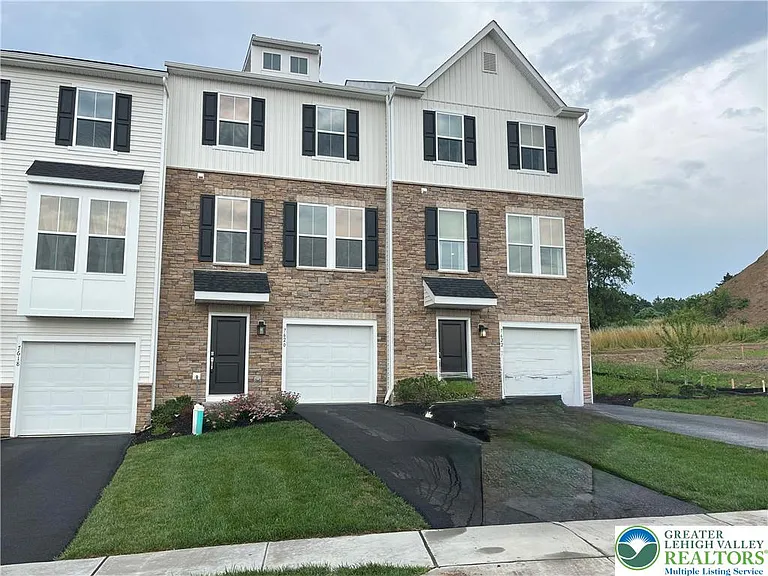 7620 Clayton Ave — Photo 1