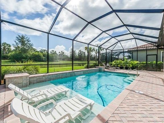 Lounge on the sunshelf