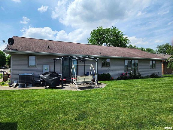 3rd image of 205 Crestwood Dr