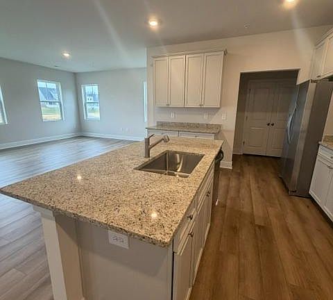 3rd image of 10333 Yosemite St