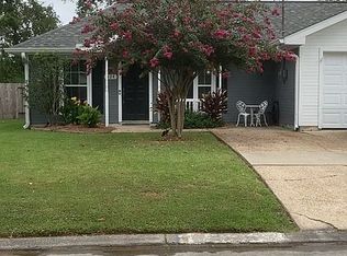 424 Sandspoint Dr, Sulphur, LA 70663