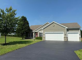 217 Warbler Ct, Pickerington, OH 43147