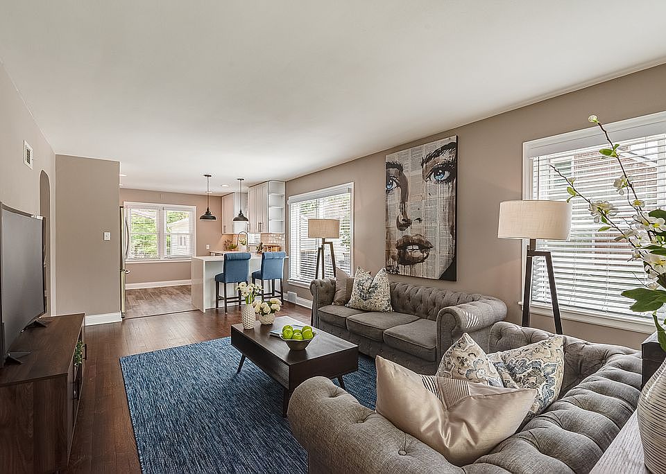 7502 W Meinecke Ave, Wauwatosa, WI 53213 | Zillow