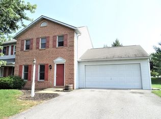 7 Sunrise Dr, Lititz, PA 17543