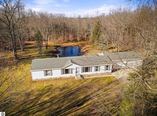 120 Hennessey Dr, Boon, MI 49618