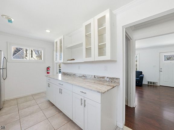 4th image of 125 Tunison Rd