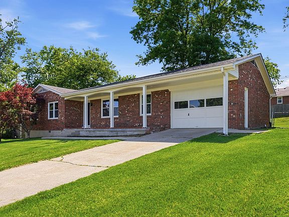 3rd image of 105 Robin Rd
