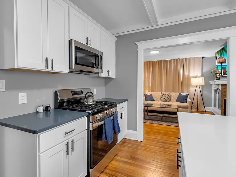 49 Virgil Ave — Photo 10