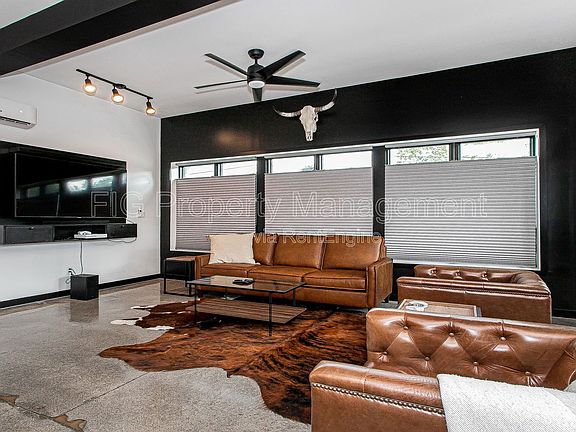 3rd image of 3415 N Broadway #102