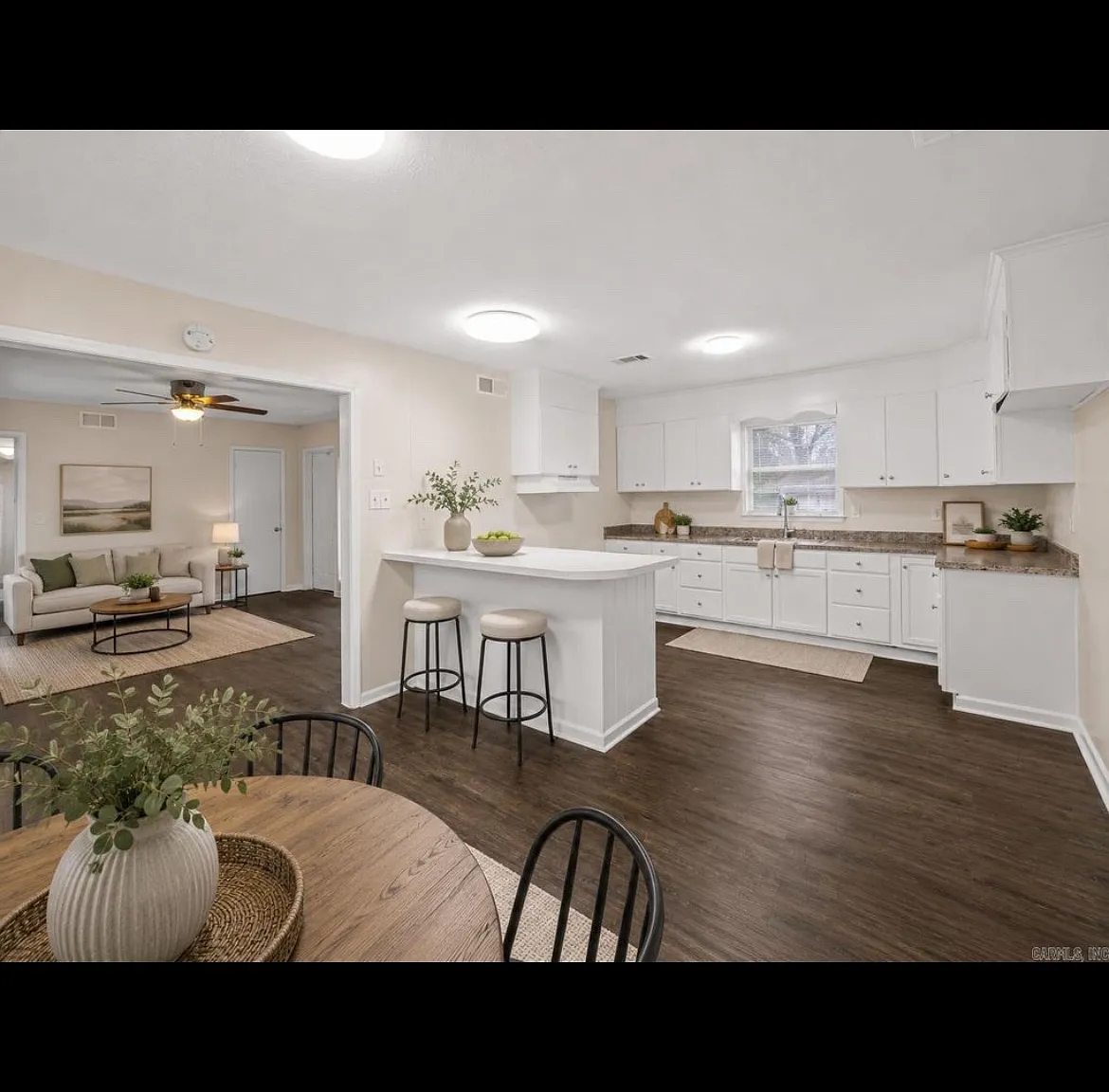 3 bed, 1250 sqft, $1,600 — Photo 4