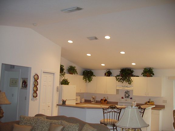 4th image of 120 NW Doreen Street