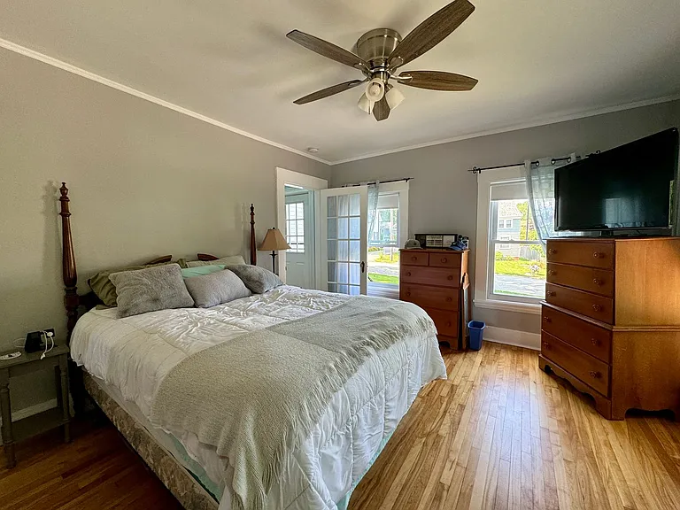 286 Pine St — Photo 8