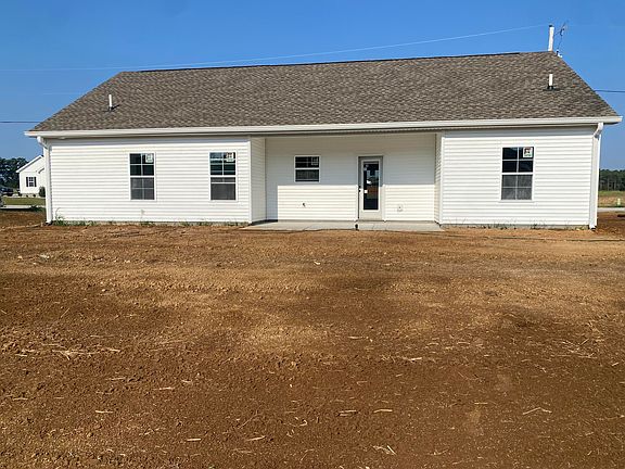 3rd image of 40 Fieldstone Cir