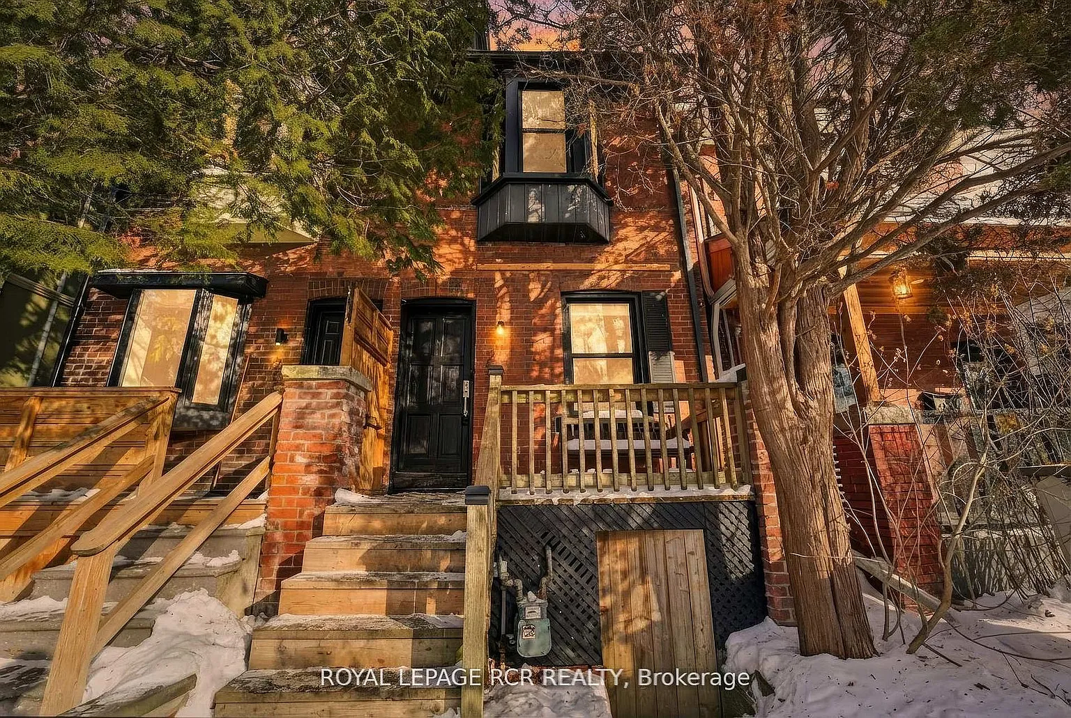 257 Rhodes Ave photo 1