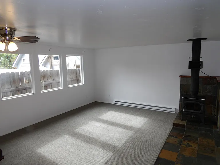 2921 Woodside Blvd — Photo 4