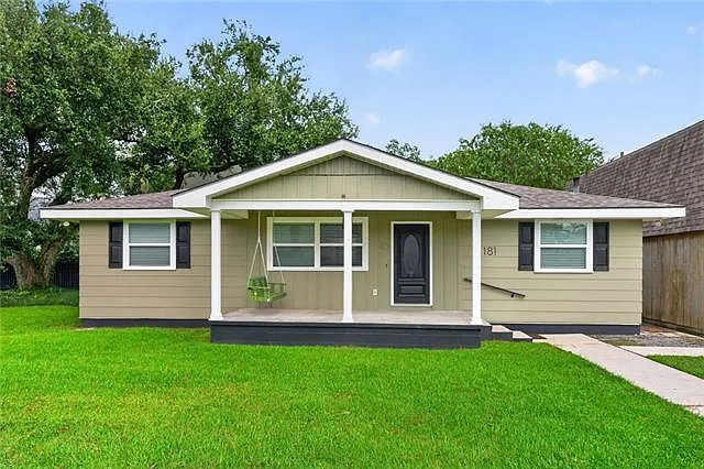 3 bed, 2.0 bath, 1400 sqft, $2,000 — Photo 1