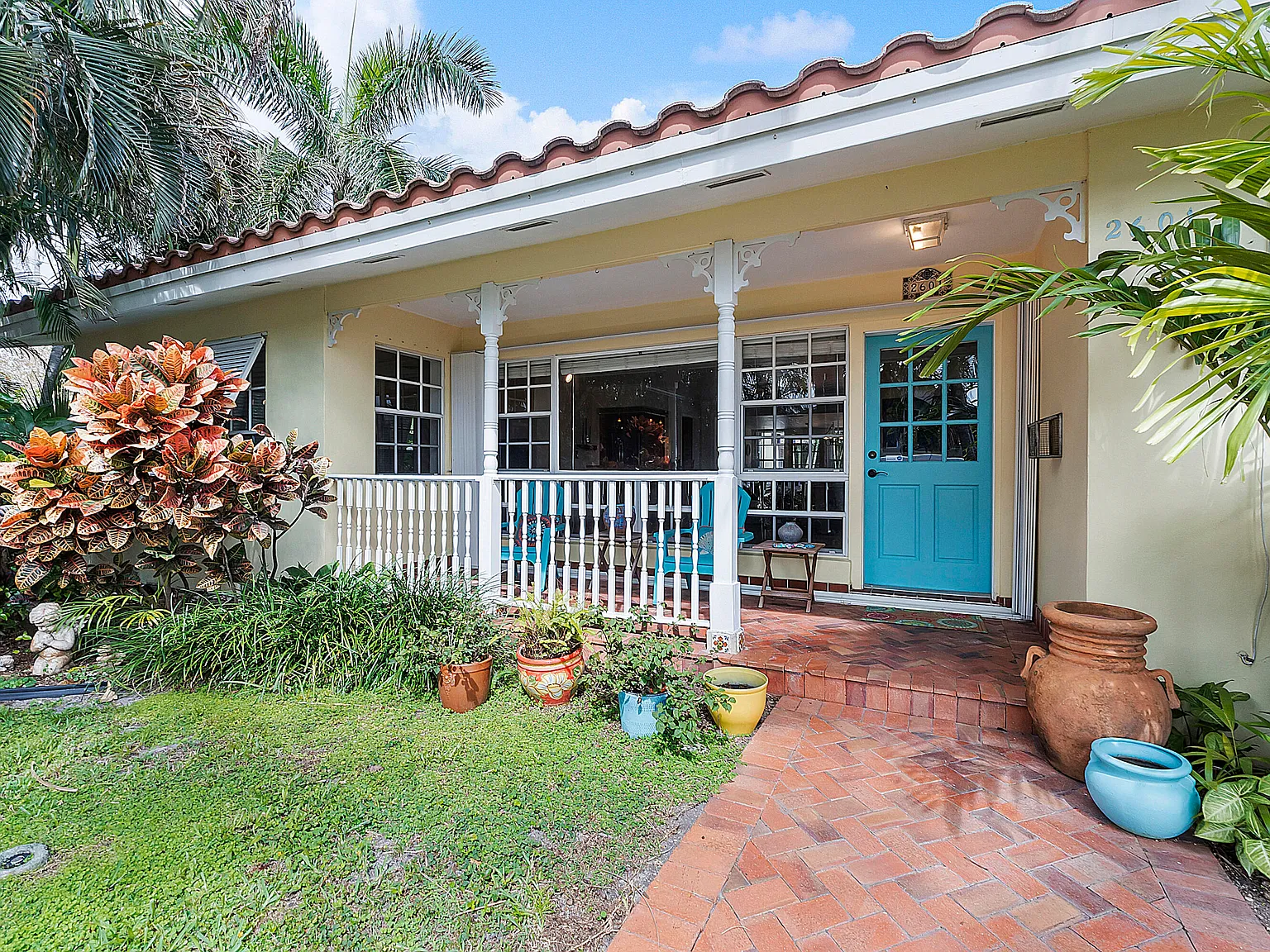 3 bed, 2.5 bath, 1679 sqft, $4,995 — Photo 1