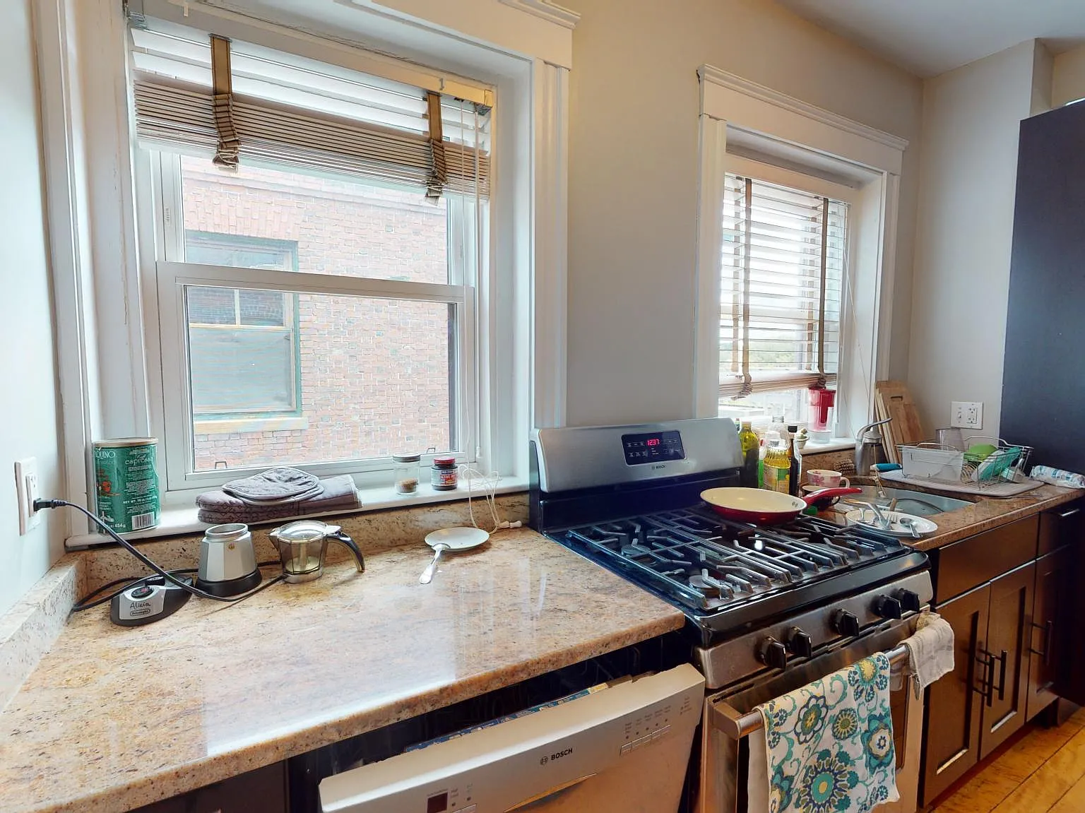 3 bed, 800 sqft, $2,850 — Photo 1